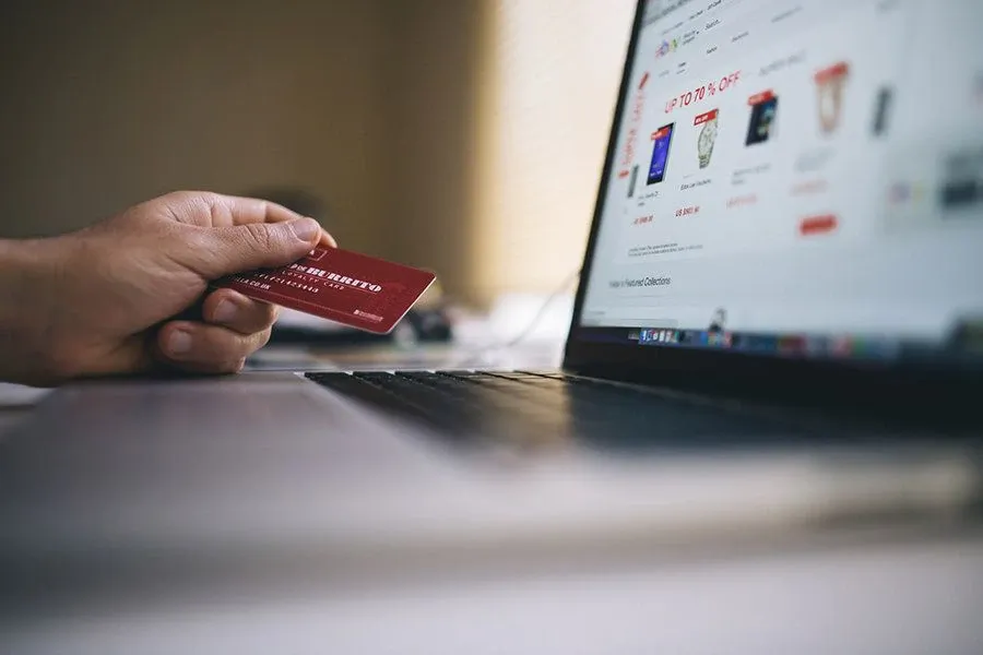 Il Conversion Rate è il numero percentuale di visitatori che, una volta giunti sul sito web, compiono un’azione; vediamo quali fattori lo influenzano.
