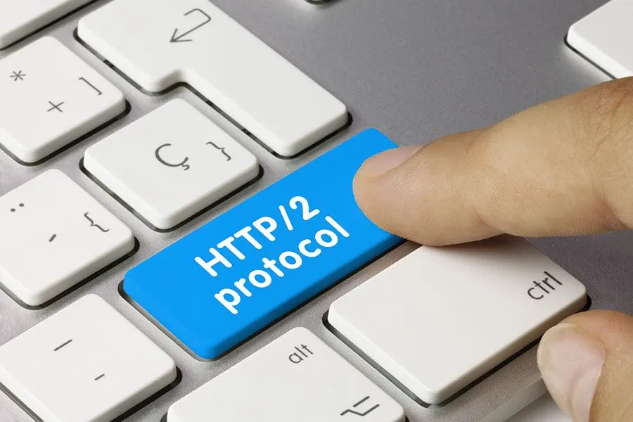 HTTP/2 (noto anche come h2) è un protocollo di rete che server, browser e bot possono utilizzare per il trasferimento di dati.