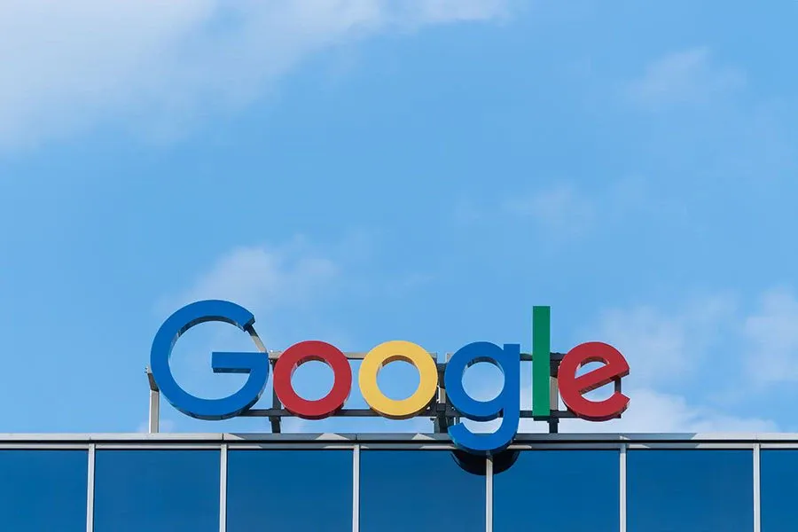 Sembra che l'aggiornamento non riguardi i fattori off-page ma sia incentrato sull'analisi dei contenuti con l'intelligenza artificiale dell’algoritmo.