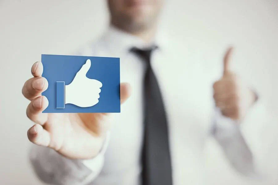 L'algoritmo EdgeRank, con oltre 100.000 fattori, determina la visibilità, e l'ordine, di un post nel flusso delle notizie di ogni utente.