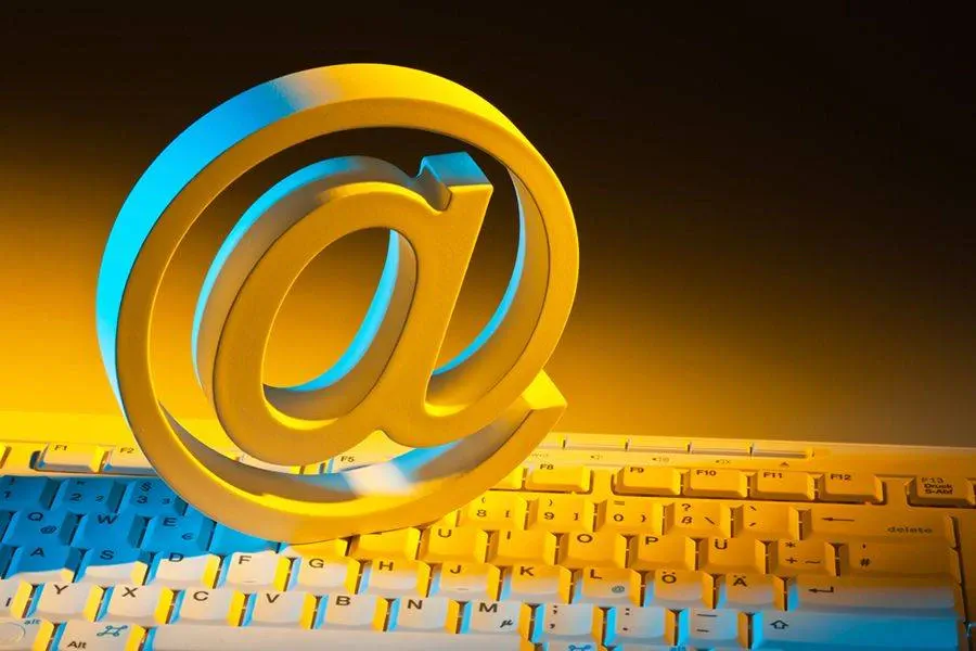 E' importante valorizzare la firma delle email poiché trasmette al destinatario un segnale chiaro e inequivocabile riguardo l’autore e il contesto aziendale in cui opera.