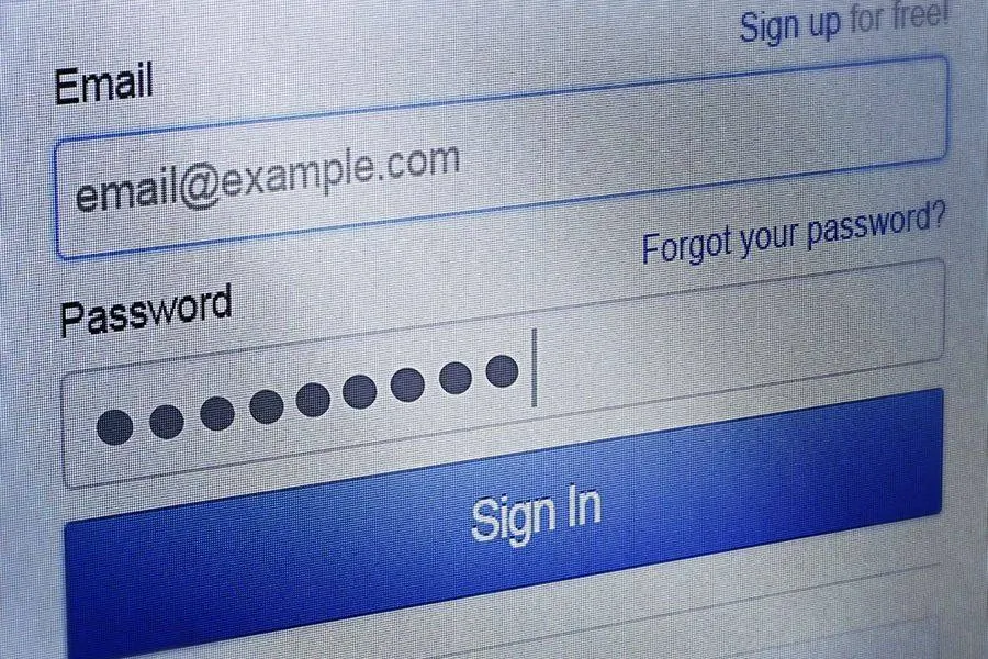 Durante la navigazione su internet può essere utile memorizzare sul browser i dati di login per accedere più rapidamente alle pagine personali